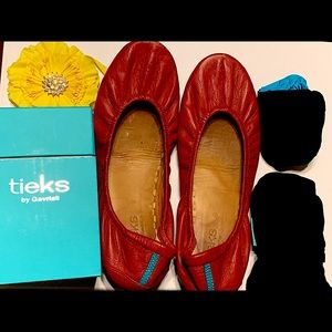 Rare Size 9 red Tieks with original box, flower and bags!